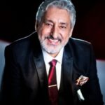 آهنگ عاشق بوی غریبانه ی کوچ تو سپیده ی غریب جاده ها ابی