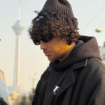 آهنگ بودم برات هر وقتی سرگرمی سردردی تو فقط آهنگ بودم برات هر وقتی سرگرمی سردردی تو فقط