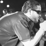 آهنگ من اینجا یخ زدم اما تو مثل من زمستونی نداری آهنگ من اینجا یخ زدم اما تو مثل من زمستونی نداری