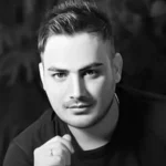 آهنگ قبله ی قلبم دور تو می گردم کامران مولایی