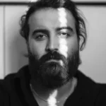 آهنگ ﺑﮕﻮ ﻣﺎدر دﻟﻢ ﺗﻨﮕﻪ ﺑﺮا ﺧﻮﻧﻪ مهدی دارابی