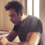 آهنگ یه شب مثل موج به دریا زدی میگفتی میام عجب اومدی محسن چاوشی