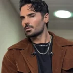 آهنگ نمیدونی چه رنگی میزنه دست هنرمندت به قلب رنگ و رو رفته سهراب پاکزاد