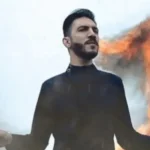 آهنگ نگاه به این تقویم بی کسی برام درد جدید تداعی میکنه امیرحسین رزازی