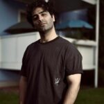آهنگ بیا تمام عاشقانه ام گرفته هر غمت نشانه ام هادی حاجیلو