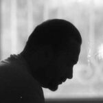 آهنگ وسط این ادم بدا دووم بیار زنده بمون سینا آران